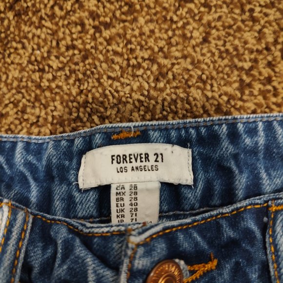 Forever 21: Las Angeles Jean Shorts Size 28 with Manufactured Tears - Picture 2 of 2